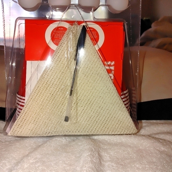 New Goodtimes Beer Pong Game Set With Cups, Mats, Balls, Pens & Rules - Picture 5 of 7